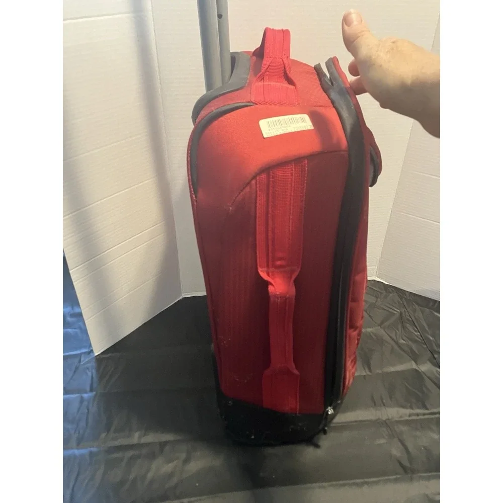 NWOT Columbia Pack and Go Travel Rolling Upright Suitcase RED Active Lifestyle